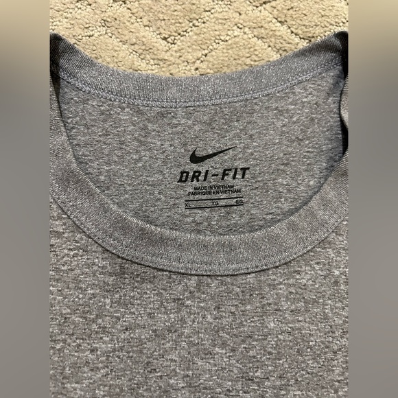 Men Nike dri-fit athletic T-shirt size XL - Picture 3 of 12